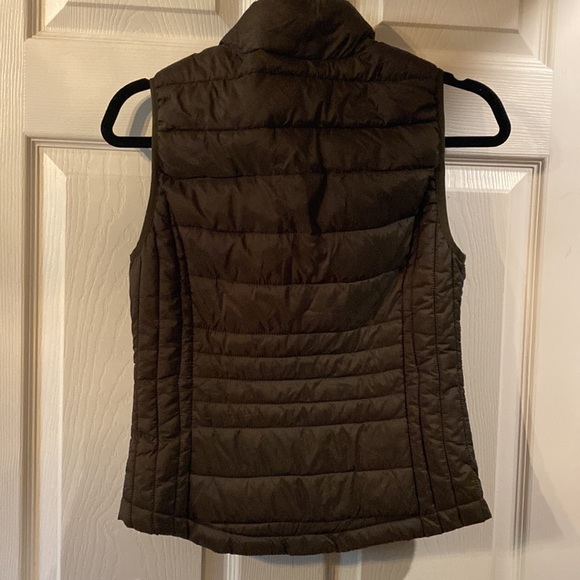 Ultra Light Packable Puffer Vest - Picture 2 of 6